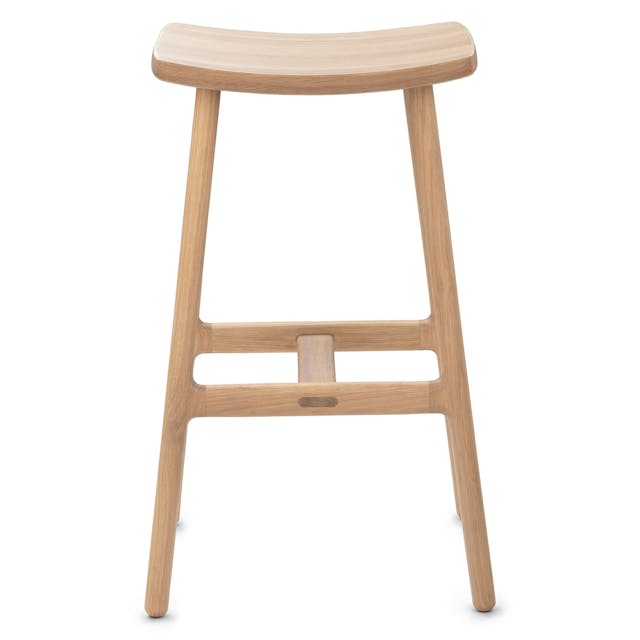 Esse Counter Stool Light Oak - leg detail
